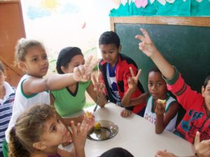 Atividade matemática 0011 300x225 - Matemática de forma prática na Educação Infantil